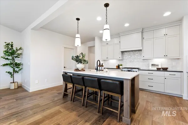 $674,900 | 7058 North Canter Trl Avenue, Meridian, ID 83646