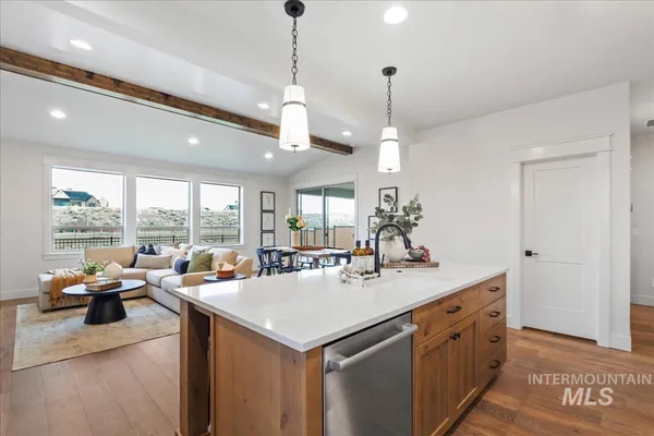 $674,900 | 7058 North Canter Trl Avenue, Meridian, ID 83646