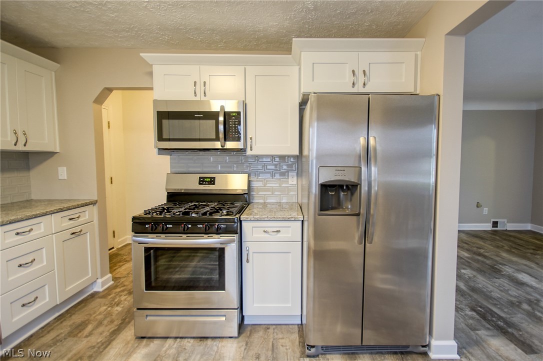 889 Quentin Road Eastlake, OH 44095 - Photo 12 of 18 Gallery Image 12