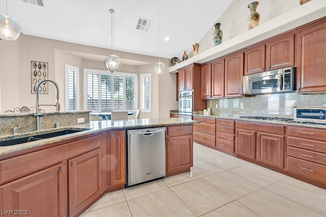 9425 Kickapoo Avenue Las Vegas, NV 89149 - Photo 13 of 45