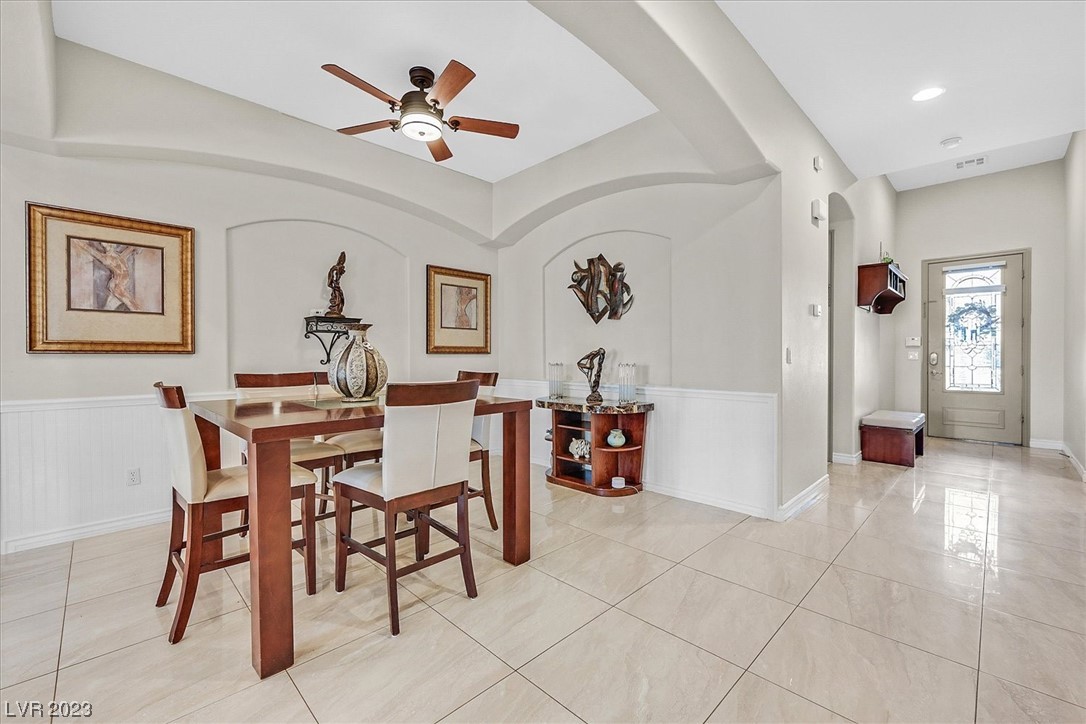 9425 Kickapoo Avenue Las Vegas, NV 89149 - Photo 3 of 45