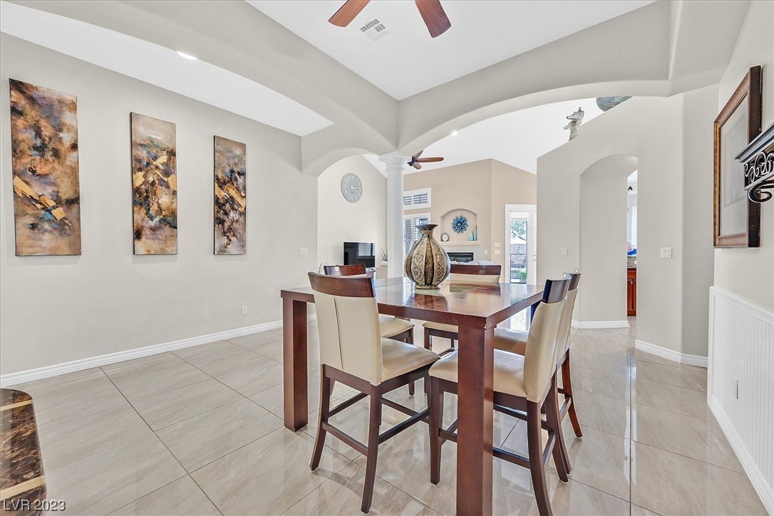 9425 Kickapoo Avenue Las Vegas, NV 89149 - Photo 4 of 45