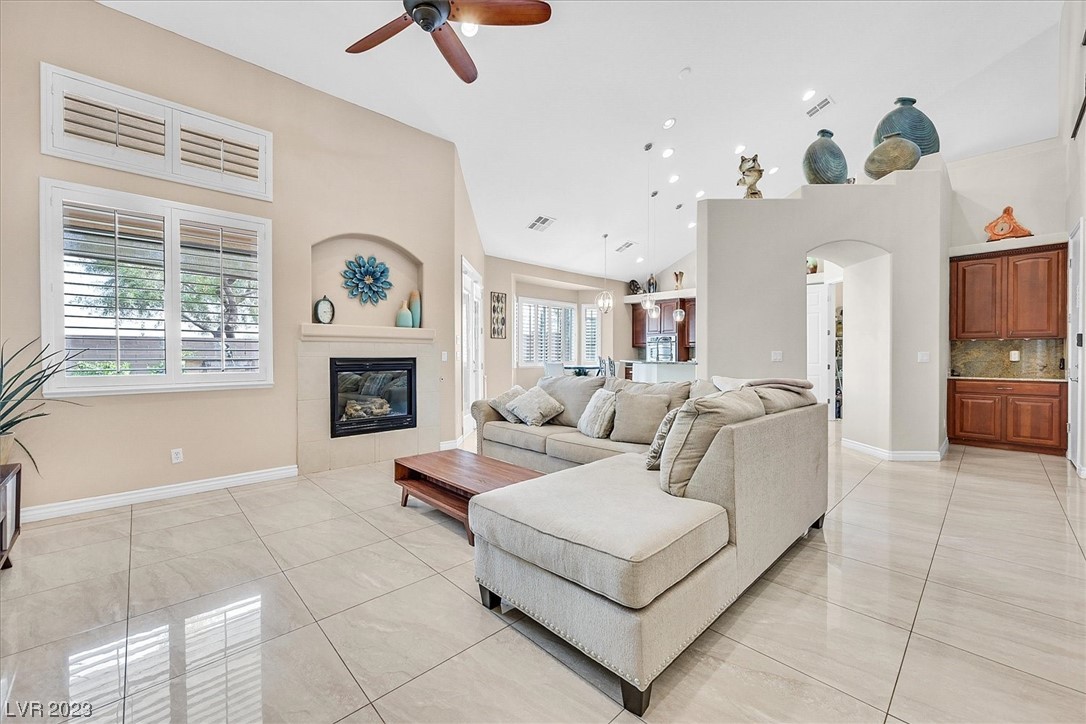 9425 Kickapoo Avenue Las Vegas, NV 89149 - Photo 10 of 45