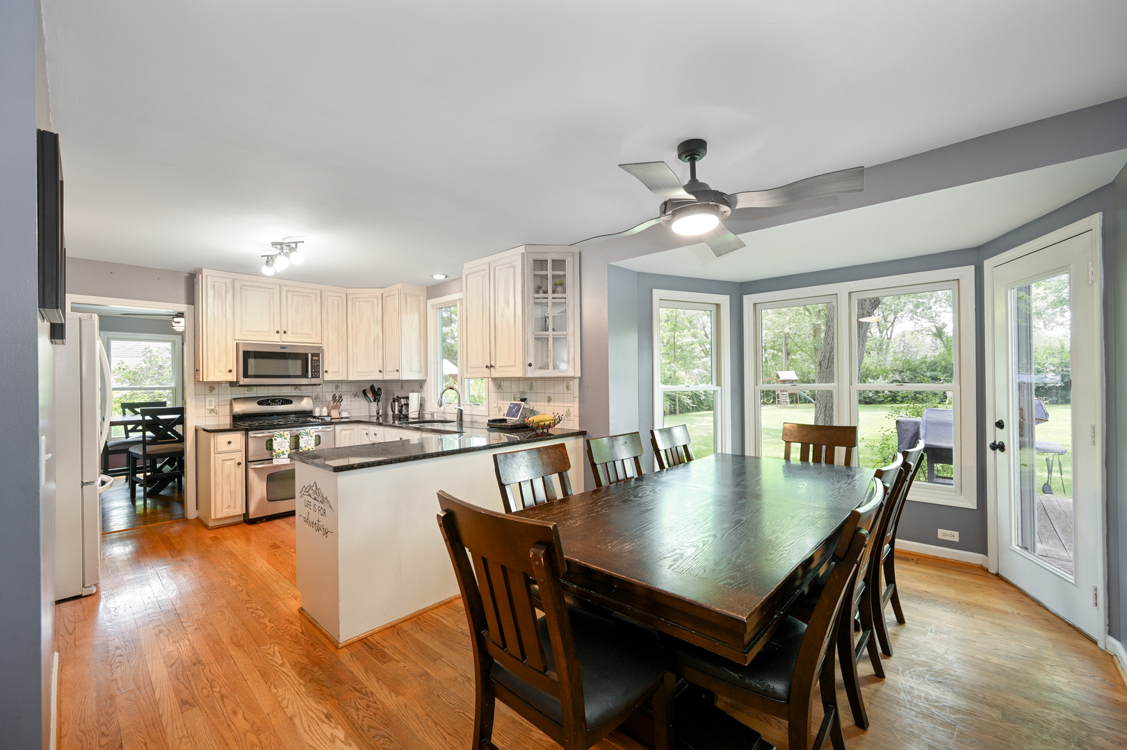 3N130 Ridgeview Street West Chicago, IL 60185 - Photo 11 of 35 Gallery Image 11