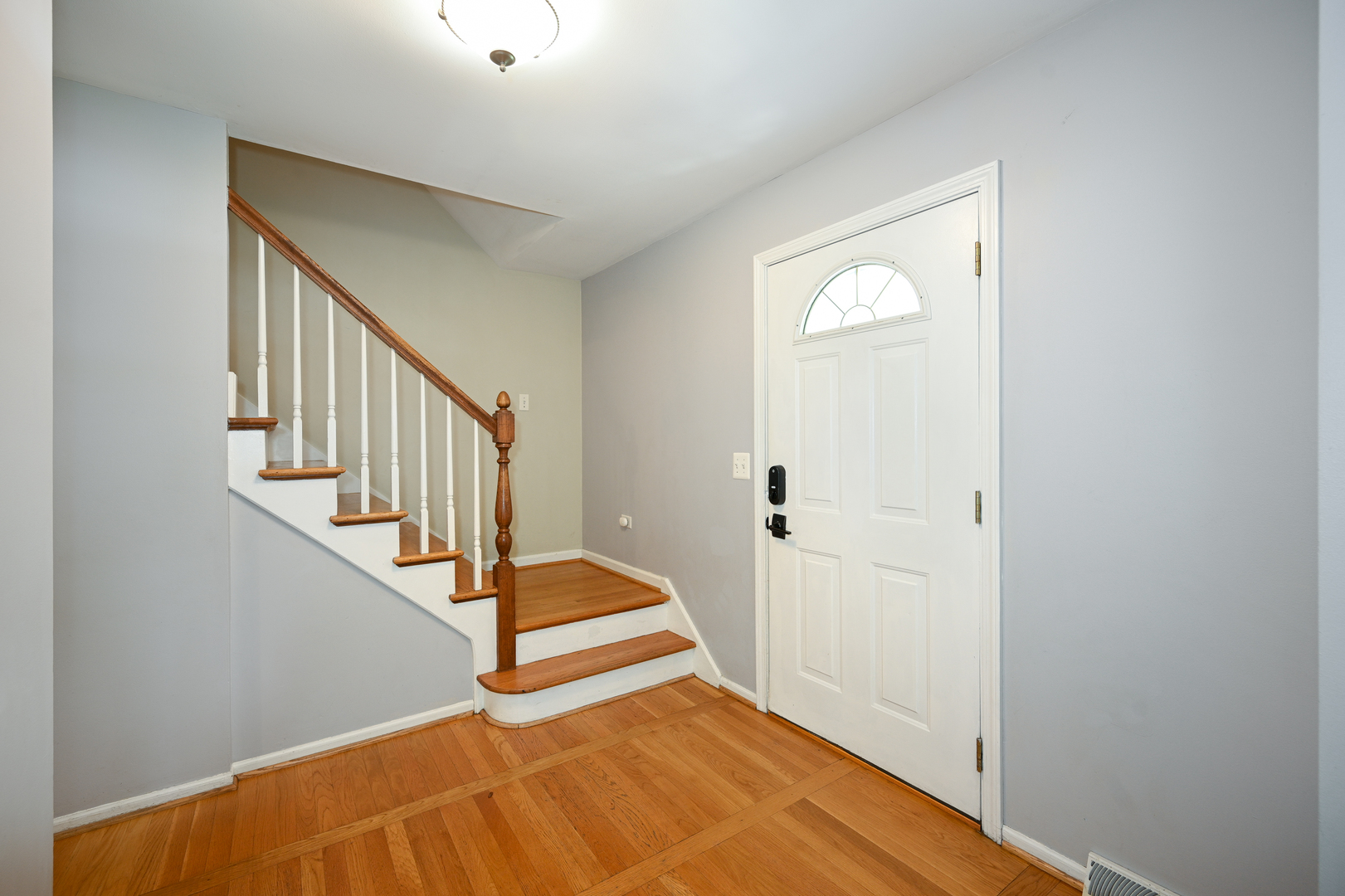 3N130 Ridgeview Street West Chicago, IL 60185 - Photo 2 of 35 Gallery Image 2