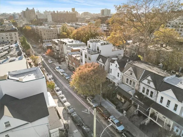 $799,900 | Undisclosed Address | Concourse