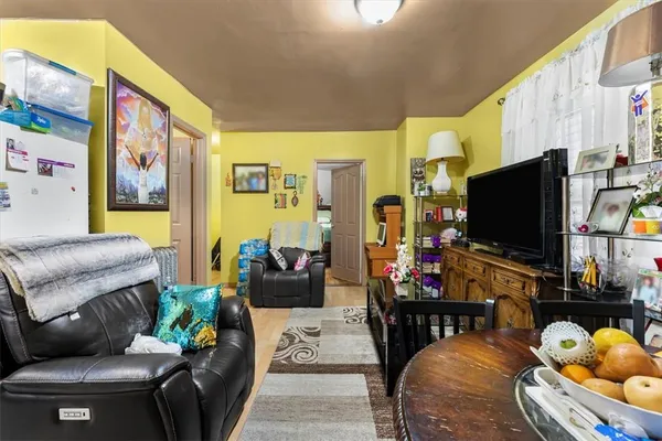 $799,900 | Undisclosed Address | Concourse