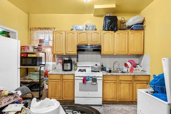 $799,900 | Undisclosed Address | Concourse