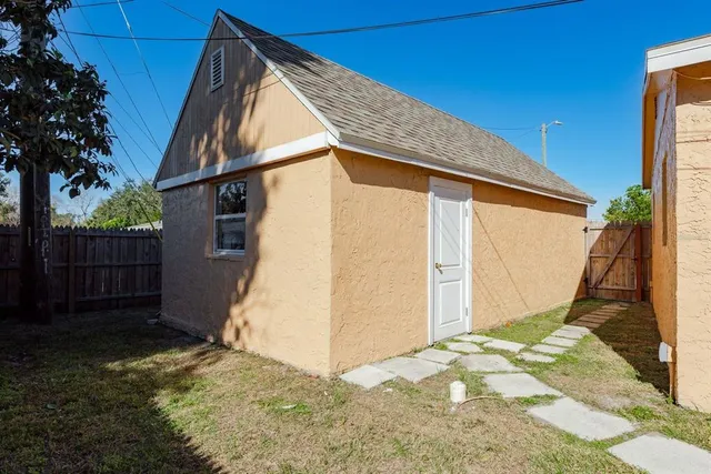 $2,395 | 13698 120th Street North, Largo, FL 33778