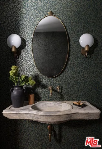 a view of entryway and hall