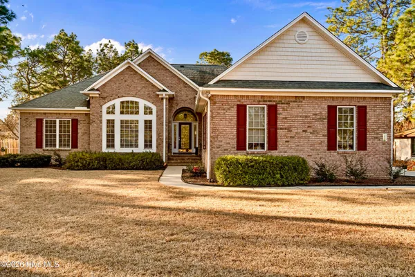 $569,900 | 121 Sakonnet Trail, Pinehurst, NC 28374