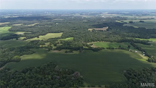 $1,068,000 | 28450 Hwy M, Middletown, MO 63359