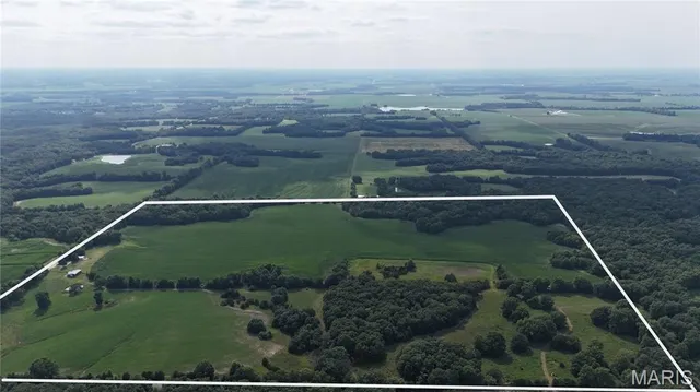 $1,068,000 | 28450 Hwy M, Middletown, MO 63359