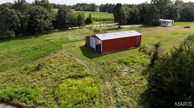 $1,068,000 | 28450 Hwy M, Middletown, MO 63359