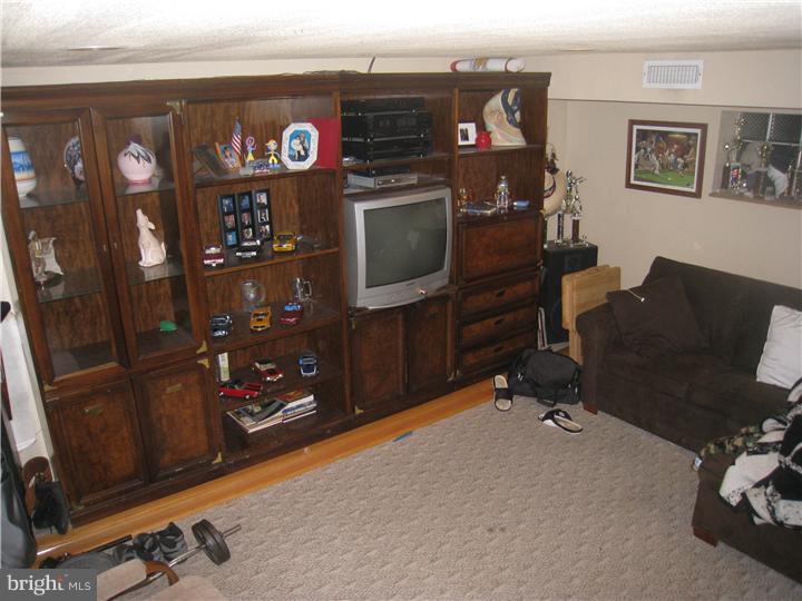 9964 Bridle Road Philadelphia, PA 19115 - Photo 18 of 20 Gallery Image 18