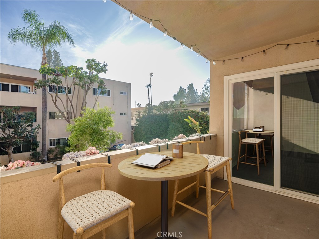 5411 Tyrone Avenue Sherman Oaks, CA 91401 - Photo 25 of 28 a view of an outdoor seating area