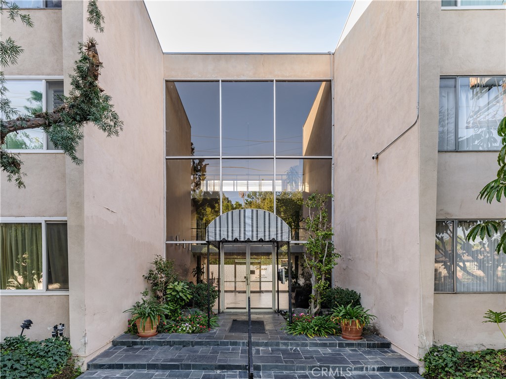 5411 Tyrone Avenue Sherman Oaks, CA 91401 - Photo 28 of 28 a view of entryway with wooden floor