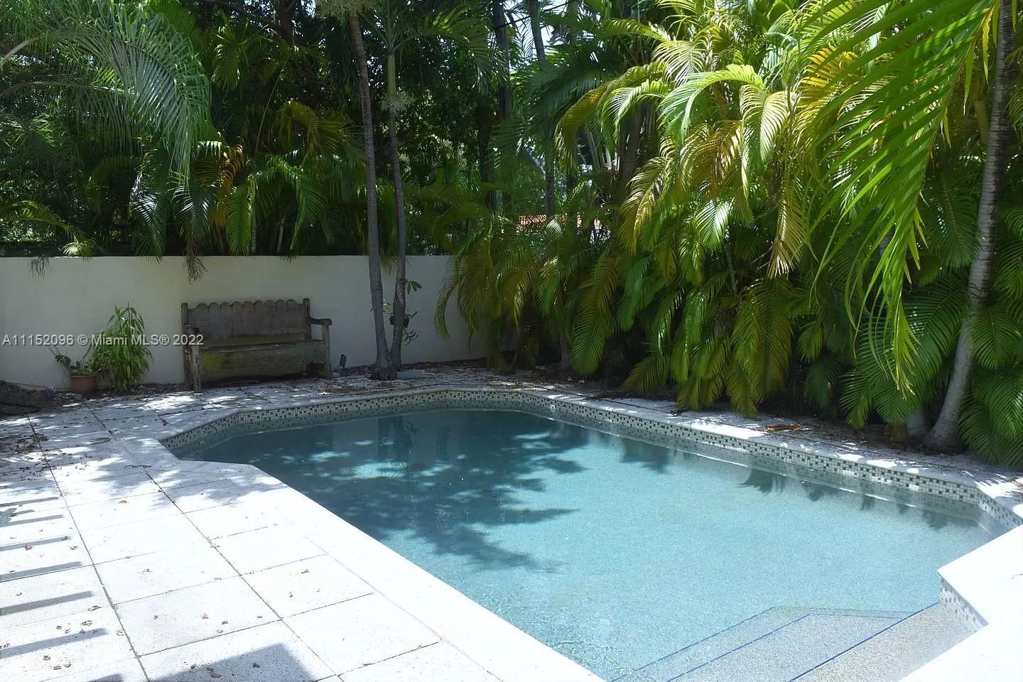 272 Fernwood Road Key Biscayne, FL 33149 - Photo 10 of 30 a view of a backyard