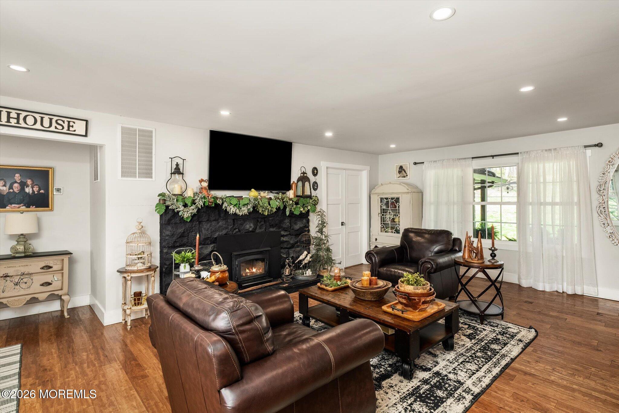 158 Larrison Road Wrightstown, NJ 08562 - Photo 10 of 57 08-158_Larrison_Road-8