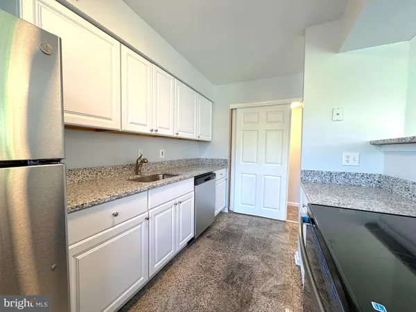 $2,300 | 9528 Hagel Circle, Unit 6/C, Lorton, VA 22079