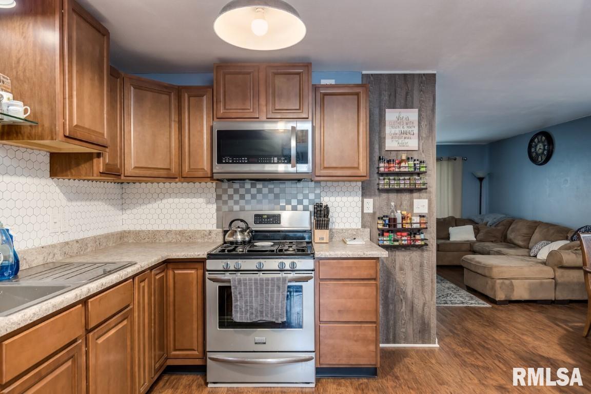 5307 North Hamilton Road Peoria, IL 61614 - Photo 13 of 26 Gallery Image 13