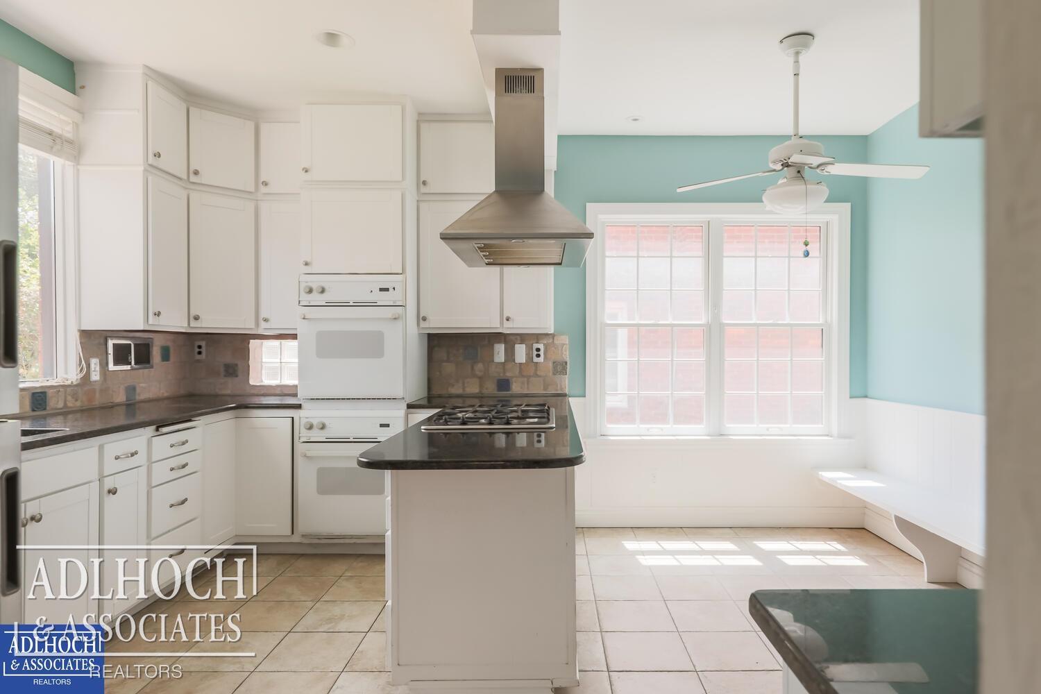 1230 Bishop Road Grosse Pointe, MI 48230 - Photo 5 of 30 50083826-4.JPG