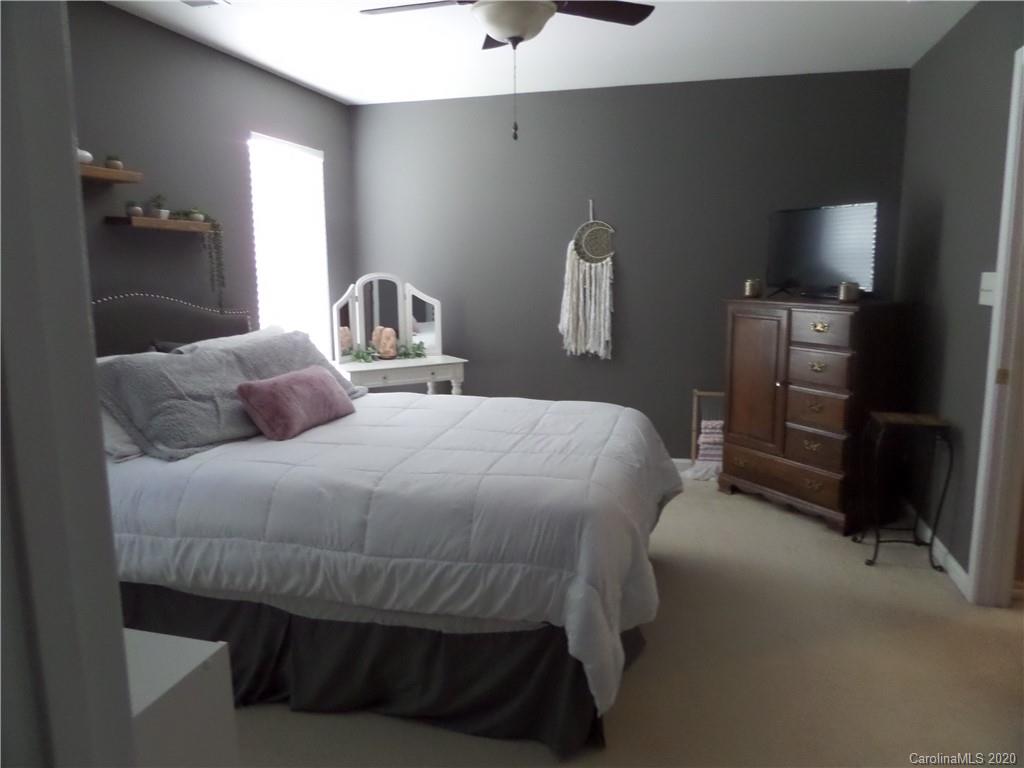 4926 Prosperity Ridge Road Charlotte, NC 28269 - Photo 11 of 25 Gallery Image 11
