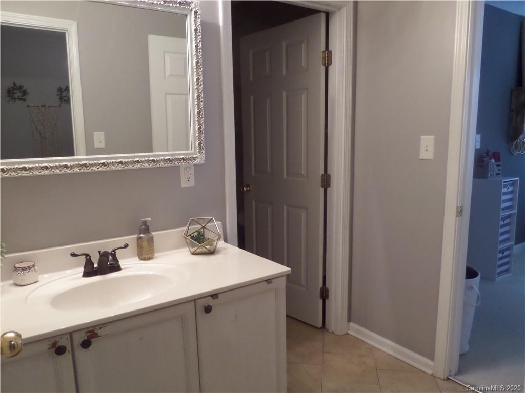 4926 Prosperity Ridge Road Charlotte, NC 28269 - Photo 13 of 25 Gallery Image 13