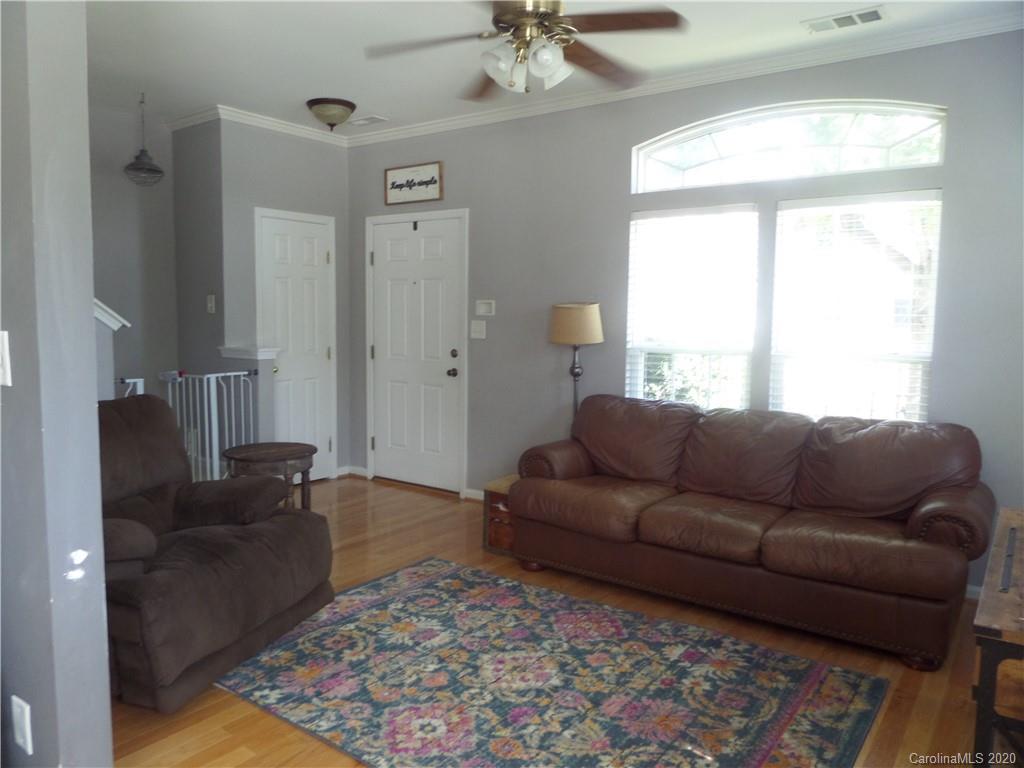4926 Prosperity Ridge Road Charlotte, NC 28269 - Photo 3 of 25 Gallery Image 3