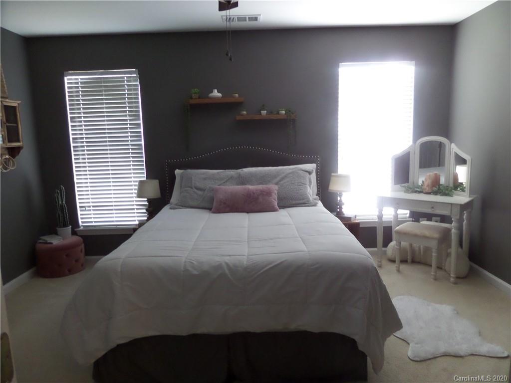 4926 Prosperity Ridge Road Charlotte, NC 28269 - Photo 10 of 25 Gallery Image 10