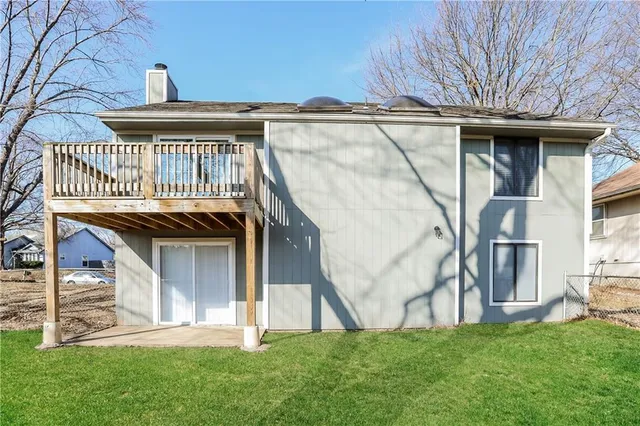 $2,285 | 1813 Northeast Gatewood Drive, Lee's Summit, MO 64086