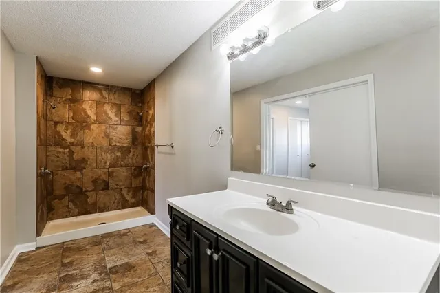 $2,285 | 1813 Northeast Gatewood Drive, Lee's Summit, MO 64086