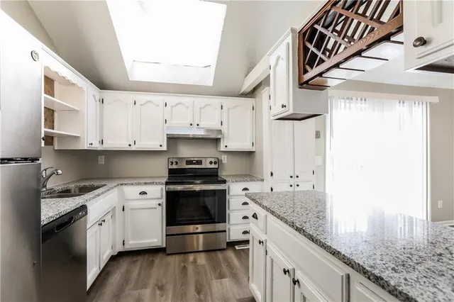 $2,285 | 1813 Northeast Gatewood Drive, Lee's Summit, MO 64086