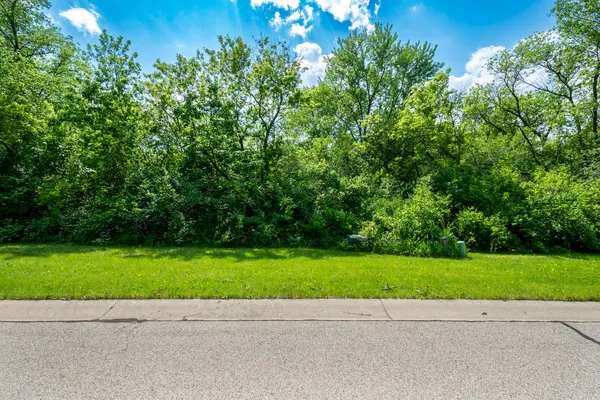 $37,000 | 7377 English Oak Lane, Spring Grove, IL 60081