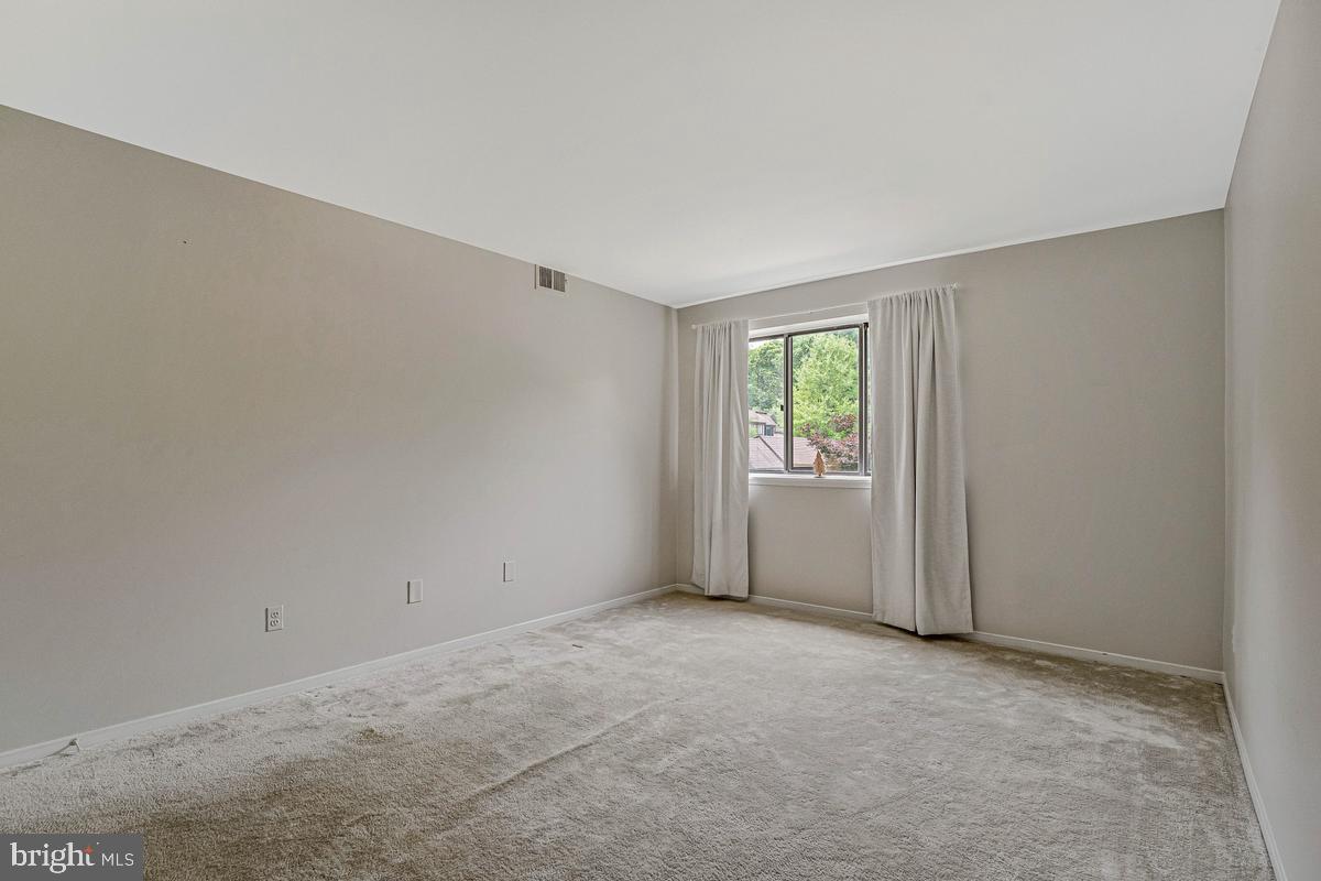 1663 Parkcrest Circle, Unit 200 Reston, VA 20190 - Photo 20 of 30