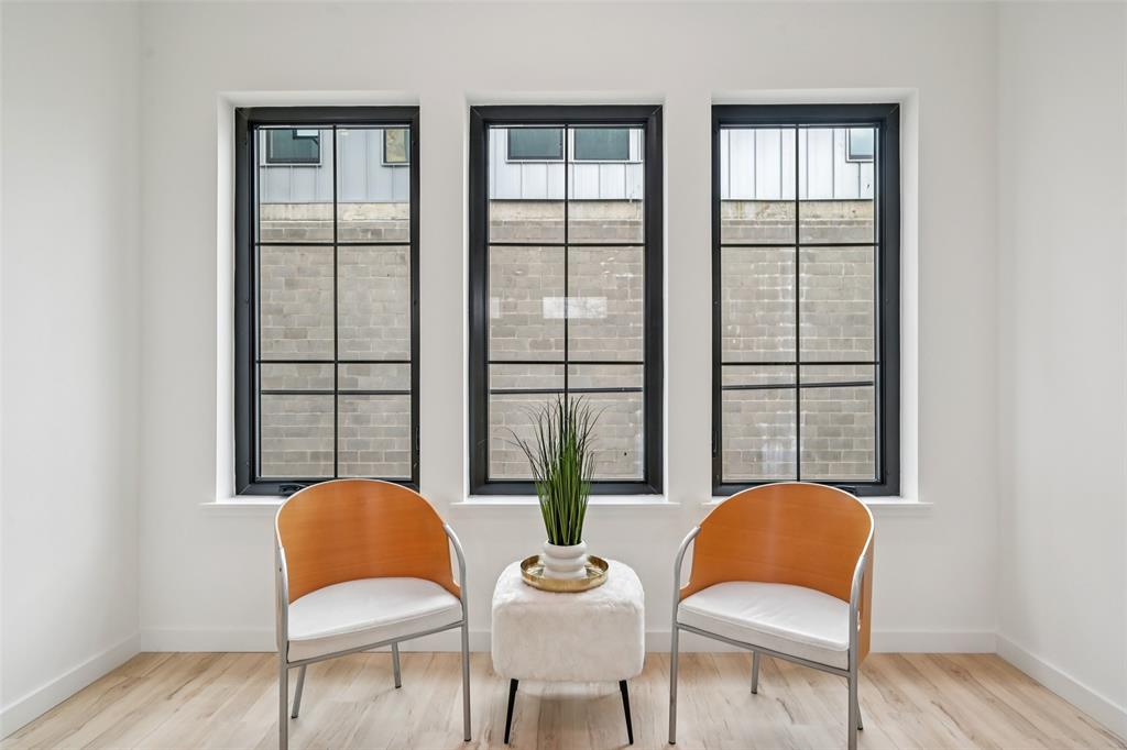 1775 Novela Way Dallas, TX 75215 - Photo 11 of 40