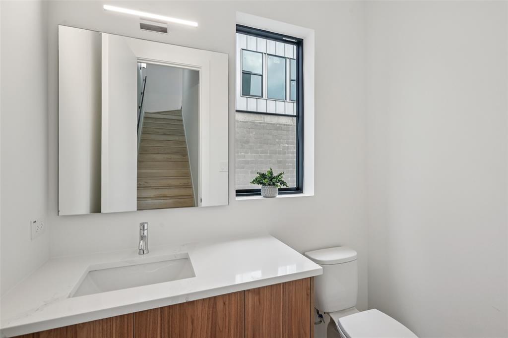 1775 Novela Way Dallas, TX 75215 - Photo 12 of 40