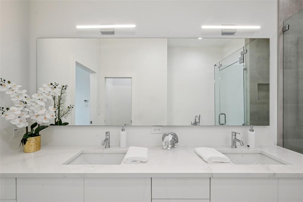 1775 Novela Way Dallas, TX 75215 - Photo 19 of 40