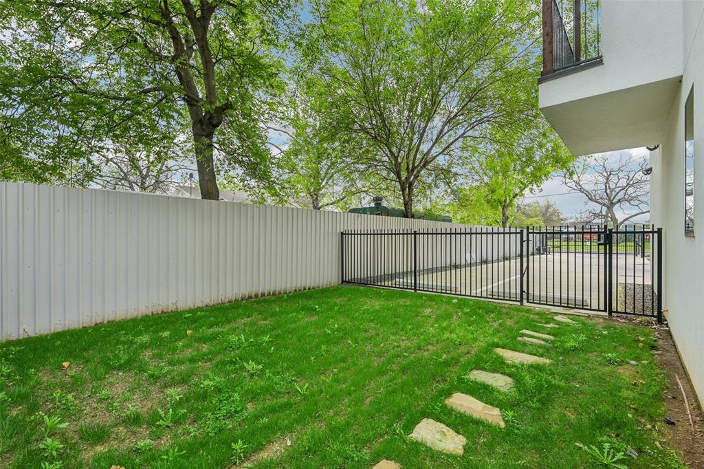 1775 Novela Way Dallas, TX 75215 - Photo 37 of 40