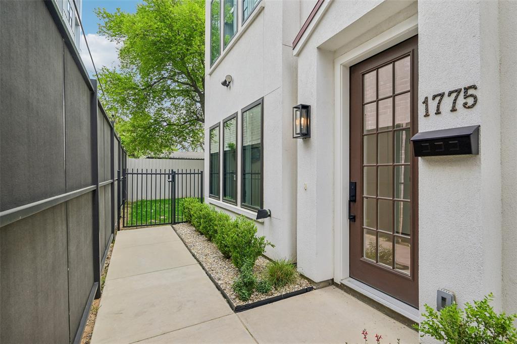 1775 Novela Way Dallas, TX 75215 - Photo 38 of 40