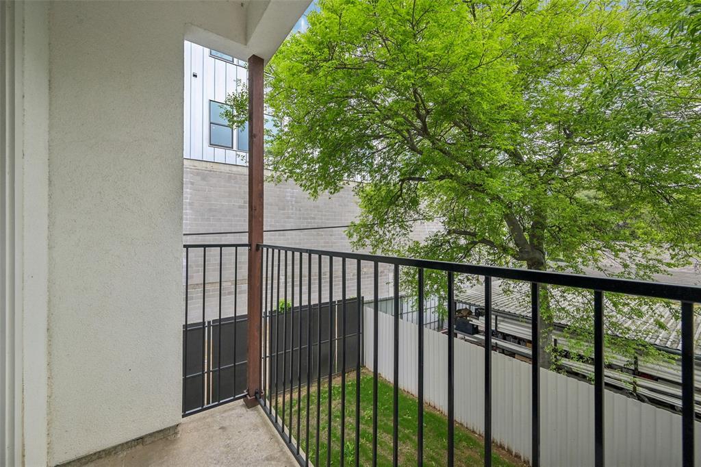 1775 Novela Way Dallas, TX 75215 - Photo 8 of 40