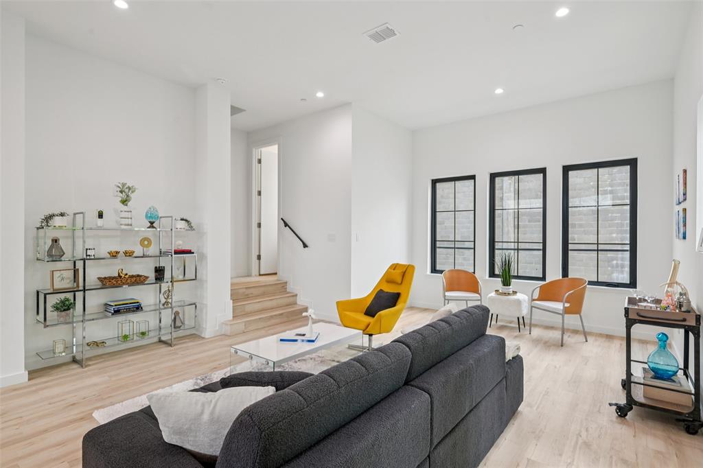 1775 Novela Way Dallas, TX 75215 - Photo 10 of 40