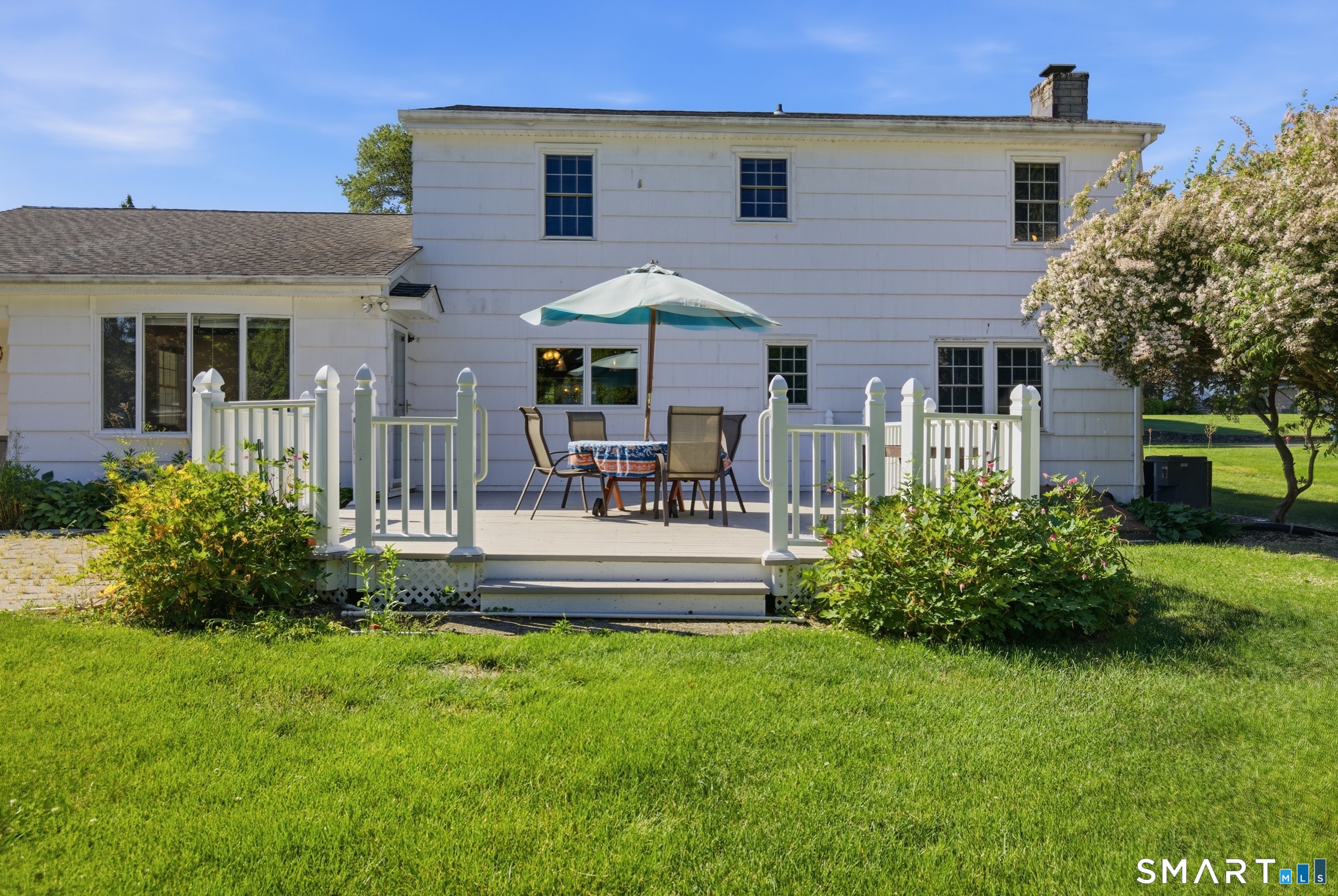 19 Zephyr Road Trumbull, CT 06611 - Photo 5 of 36