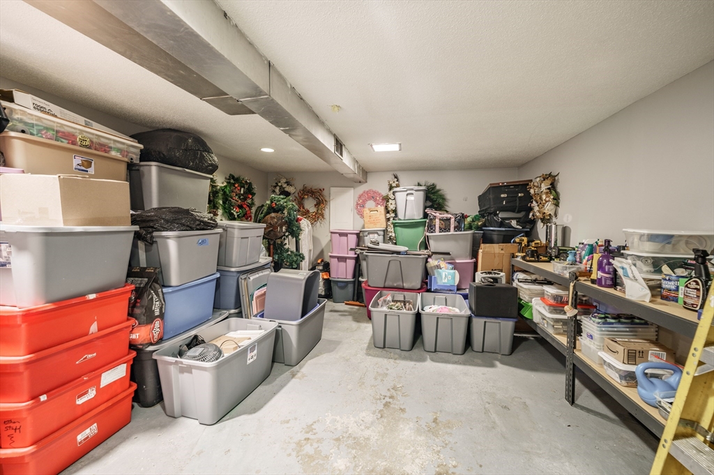 27 Overlook Drive Springfield, MA 01118 - Photo 20 of 26