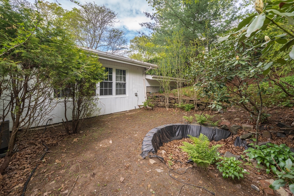 27 Overlook Drive Springfield, MA 01118 - Photo 25 of 26