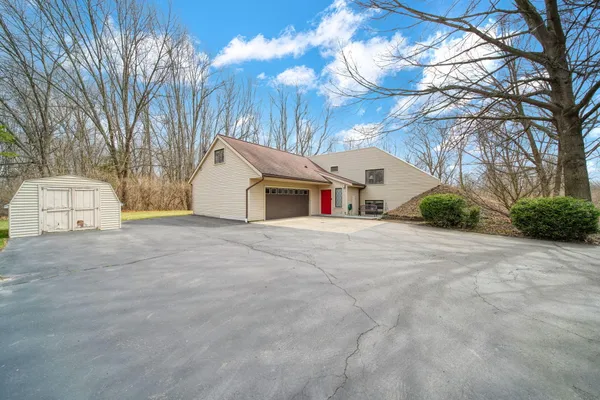 $329,900 | 4711 Draper Road, Jackson, MI 49203