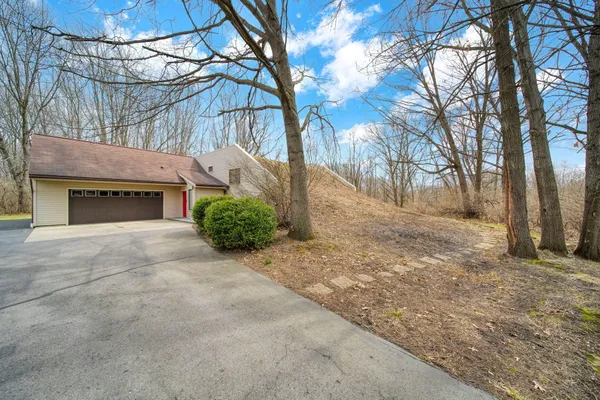 $329,900 | 4711 Draper Road, Jackson, MI 49203