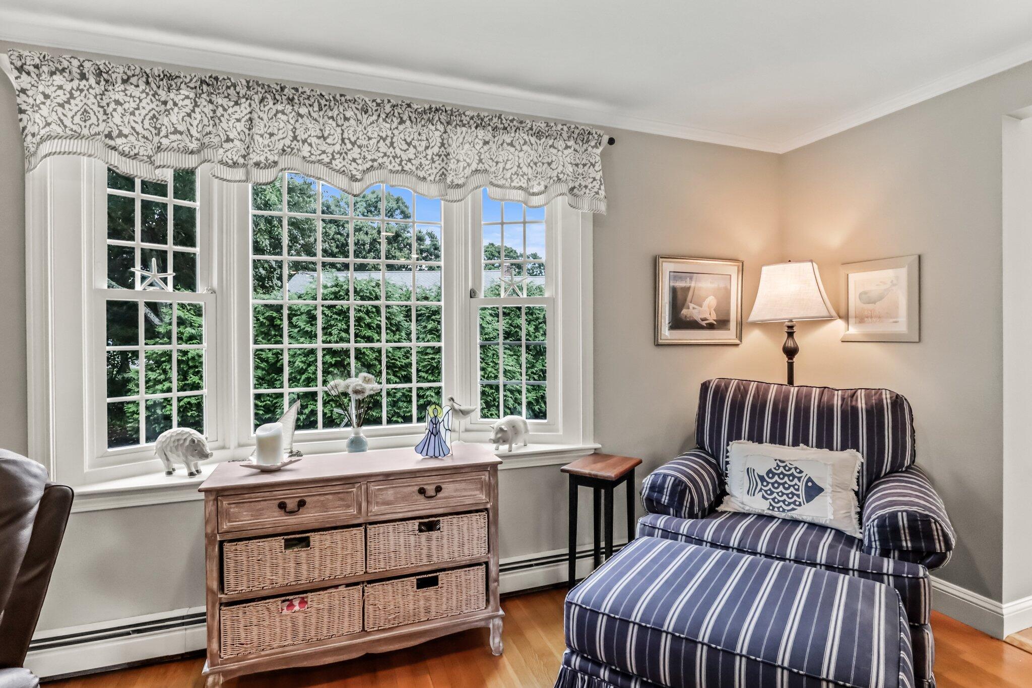 7 Hofe Road Orleans, MA 02653 - Photo 14 of 65 Sitting area