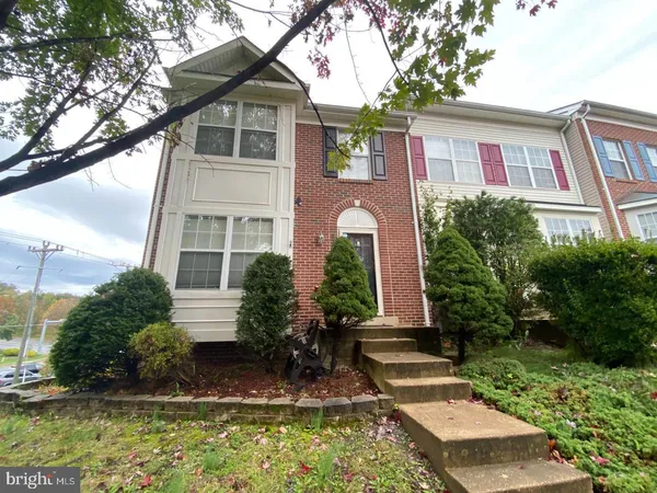 front view of house with a yard