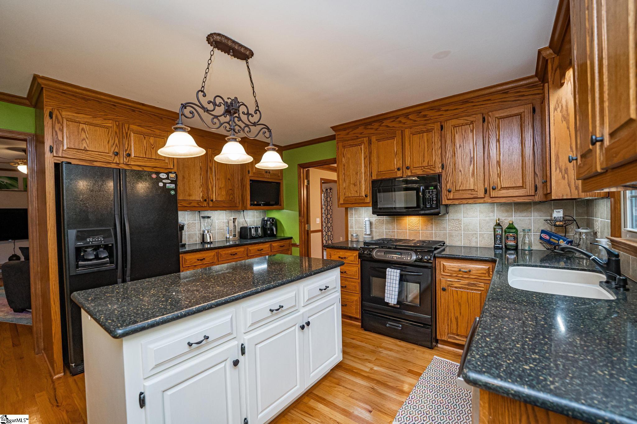 100 Shadowood Drive Simpsonville, SC 29681 - Photo 14 of 36 Gallery Image 14